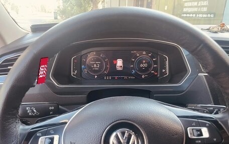 Volkswagen Tiguan II, 2019 год, 2 650 000 рублей, 5 фотография