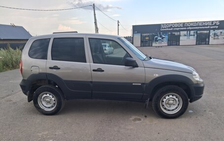 Chevrolet Niva I рестайлинг, 2017 год, 700 000 рублей, 4 фотография