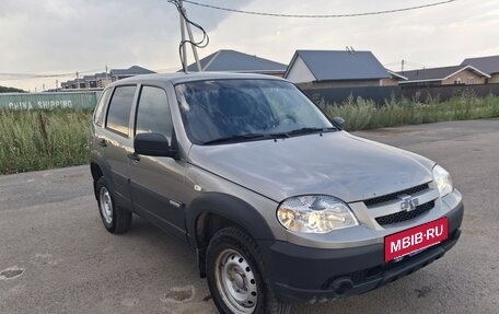 Chevrolet Niva I рестайлинг, 2017 год, 700 000 рублей, 2 фотография