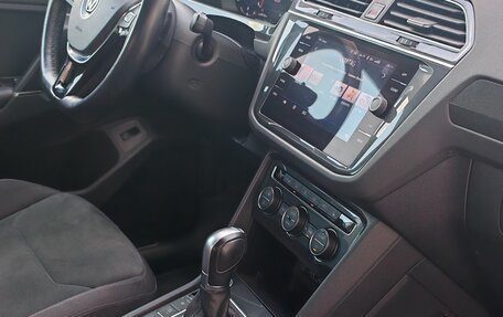 Volkswagen Tiguan II, 2017 год, 2 680 000 рублей, 5 фотография