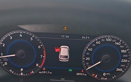Volkswagen Tiguan II, 2017 год, 2 680 000 рублей, 8 фотография