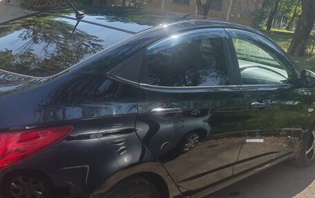 Hyundai Solaris II рестайлинг, 2012 год, 1 000 000 рублей, 3 фотография