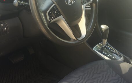 Hyundai Solaris II рестайлинг, 2012 год, 1 000 000 рублей, 5 фотография