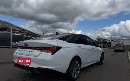 Hyundai Elantra, 2021 год, 1 950 000 рублей, 5 фотография