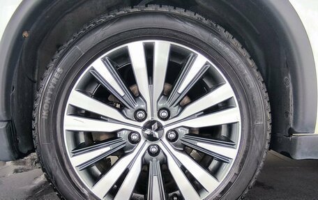 Mitsubishi Outlander III рестайлинг 3, 2019 год, 1 560 000 рублей, 27 фотография