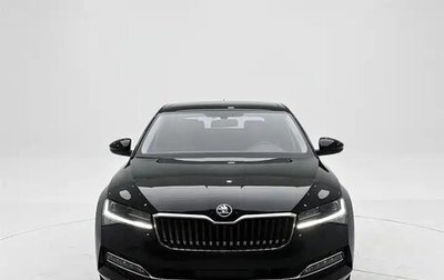 Skoda Superb III рестайлинг, 2023 год, 2 300 000 рублей, 1 фотография