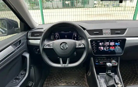 Skoda Superb III рестайлинг, 2023 год, 2 280 000 рублей, 8 фотография
