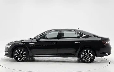 Skoda Superb III рестайлинг, 2023 год, 2 300 000 рублей, 5 фотография