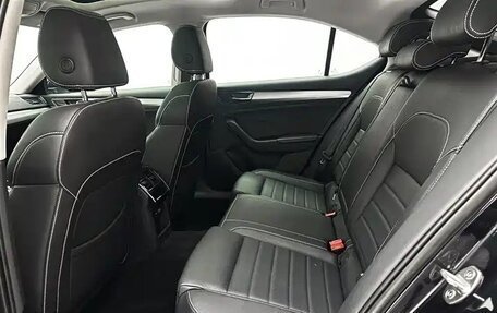 Skoda Superb III рестайлинг, 2023 год, 2 300 000 рублей, 17 фотография