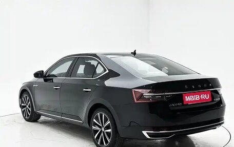 Skoda Superb III рестайлинг, 2023 год, 2 300 000 рублей, 7 фотография