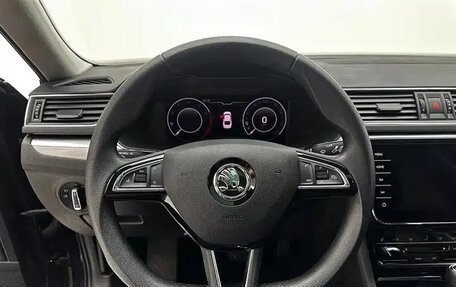 Skoda Superb III рестайлинг, 2023 год, 2 300 000 рублей, 18 фотография