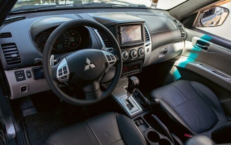 Mitsubishi Pajero Sport II рестайлинг, 2013 год, 1 595 000 рублей, 13 фотография
