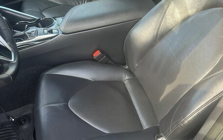 Toyota Camry, 2018 год, 2 450 000 рублей, 10 фотография