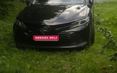 Toyota Camry, 2018 год, 2 450 000 рублей, 3 фотография