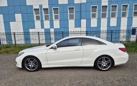Mercedes-Benz E-Класс, 2015 год, 2 600 000 рублей, 3 фотография