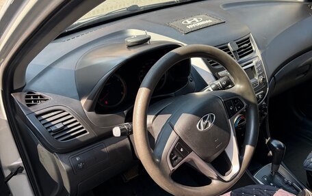 Hyundai Solaris II рестайлинг, 2015 год, 650 000 рублей, 14 фотография