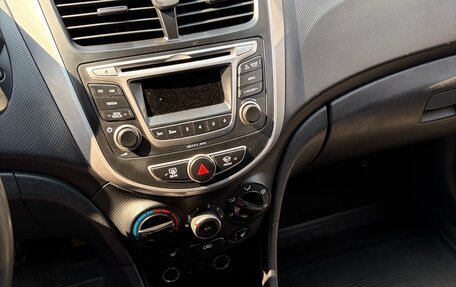 Hyundai Solaris II рестайлинг, 2015 год, 650 000 рублей, 13 фотография