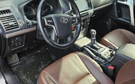 Toyota Land Cruiser Prado 150 рестайлинг 2, 2019 год, 4 900 000 рублей, 5 фотография