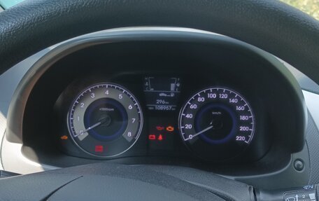 Hyundai Solaris II рестайлинг, 2012 год, 650 000 рублей, 3 фотография