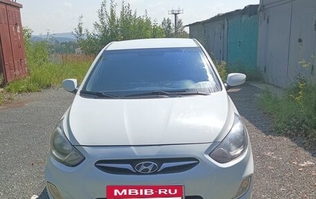 Hyundai Solaris II рестайлинг, 2012 год, 650 000 рублей, 2 фотография