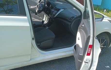 Hyundai Solaris II рестайлинг, 2012 год, 650 000 рублей, 9 фотография