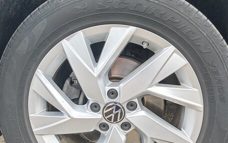 Volkswagen Tiguan II, 2021 год, 3 300 000 рублей, 17 фотография