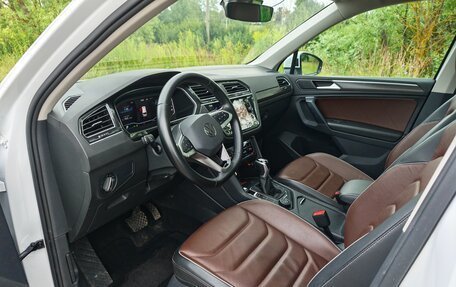 Volkswagen Tiguan II, 2021 год, 3 300 000 рублей, 18 фотография