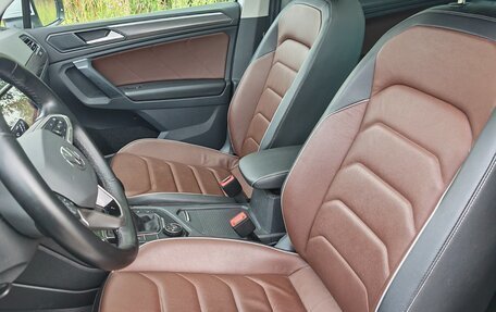 Volkswagen Tiguan II, 2021 год, 3 300 000 рублей, 19 фотография