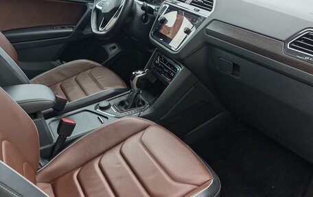 Volkswagen Tiguan II, 2021 год, 3 300 000 рублей, 27 фотография