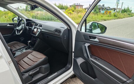 Volkswagen Tiguan II, 2021 год, 3 300 000 рублей, 26 фотография