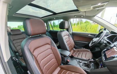 Volkswagen Tiguan II, 2021 год, 3 300 000 рублей, 28 фотография