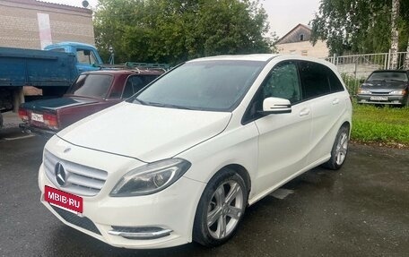 Mercedes-Benz B-Класс, 2013 год, 940 000 рублей, 2 фотография