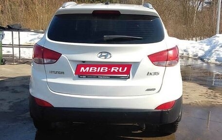Hyundai ix35 I рестайлинг, 2013 год, 1 100 000 рублей, 3 фотография