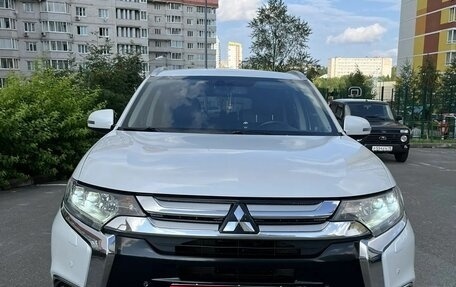 Mitsubishi Outlander III рестайлинг 3, 2015 год, 1 830 000 рублей, 17 фотография