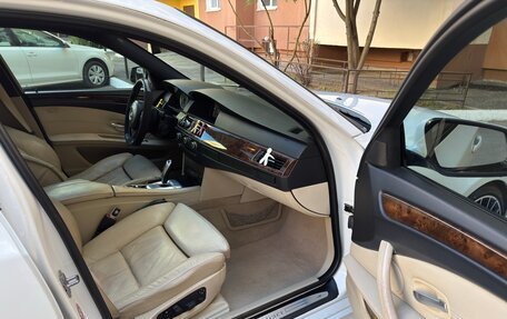 BMW 5 серия, 2009 год, 1 590 000 рублей, 18 фотография