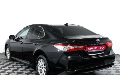 Toyota Camry, 2018 год, 2 390 000 рублей, 8 фотография