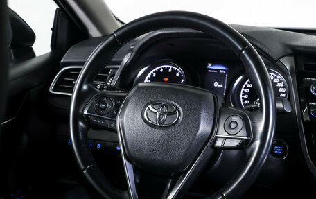 Toyota Camry, 2018 год, 2 390 000 рублей, 14 фотография