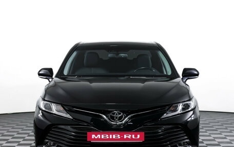 Toyota Camry, 2018 год, 2 390 000 рублей, 3 фотография