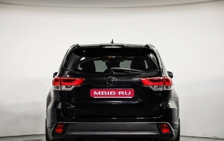 Toyota Highlander III, 2018 год, 3 349 000 рублей, 7 фотография