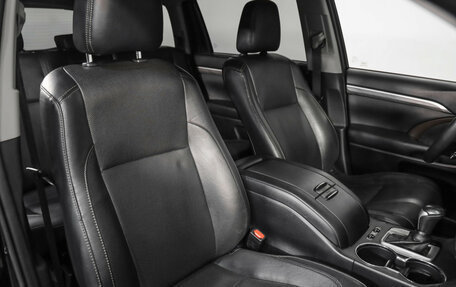 Toyota Highlander III, 2018 год, 3 349 000 рублей, 27 фотография