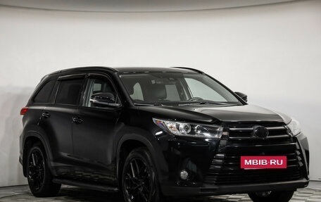Toyota Highlander III, 2018 год, 3 349 000 рублей, 4 фотография