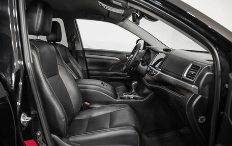 Toyota Highlander III, 2018 год, 3 349 000 рублей, 26 фотография