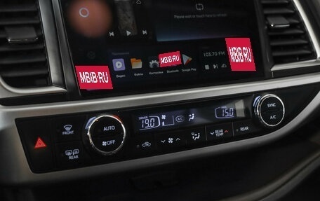 Toyota Highlander III, 2018 год, 3 349 000 рублей, 17 фотография