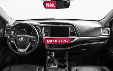 Toyota Highlander III, 2018 год, 3 349 000 рублей, 11 фотография