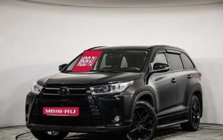 Toyota Highlander III, 2018 год, 3 349 000 рублей, 2 фотография