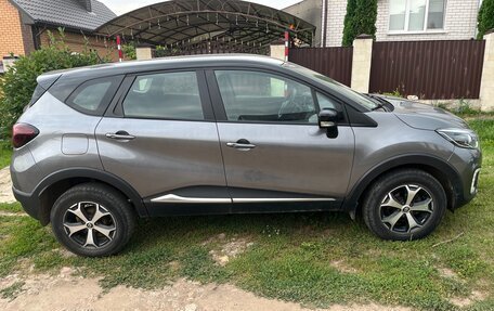 Renault Kaptur I рестайлинг, 2017 год, 1 230 000 рублей, 2 фотография