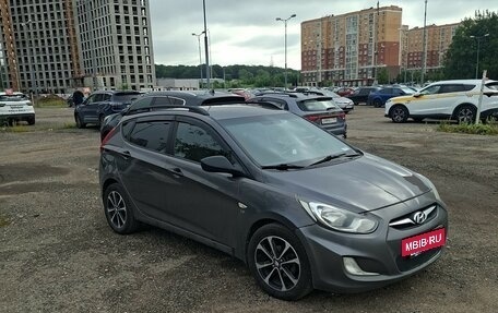 Hyundai Solaris II рестайлинг, 2011 год, 720 000 рублей, 2 фотография
