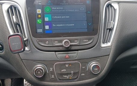 Chevrolet Malibu IX, 2016 год, 950 000 рублей, 2 фотография