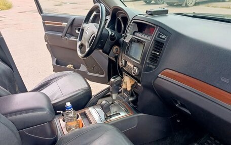 Mitsubishi Pajero IV, 2008 год, 1 625 000 рублей, 9 фотография