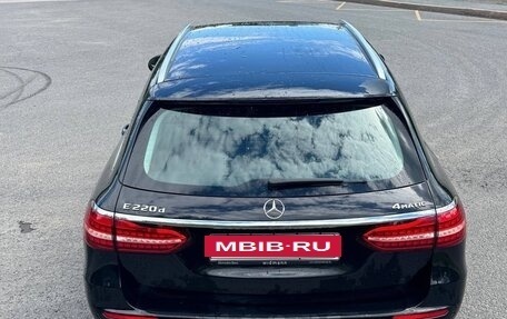 Mercedes-Benz E-Класс, 2022 год, 4 300 000 рублей, 5 фотография
